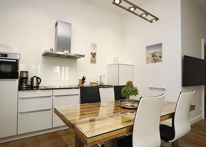 First 2-3 Apartament *