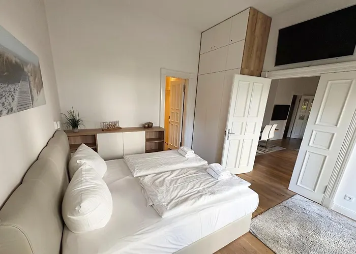 First 2-3 Apartament *